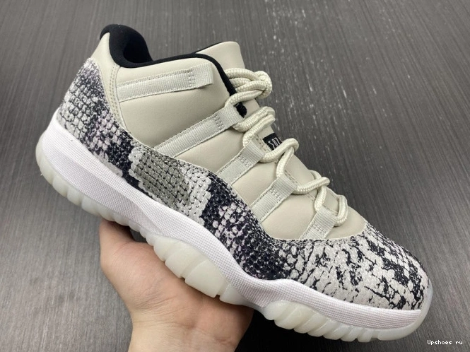 Retro Bone Snake Light Low Jordan CD6847-002 11 0214